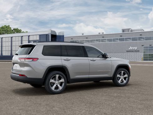 New 2026 Jeep Grand Cherokee L Limited AWD/4WD image 4