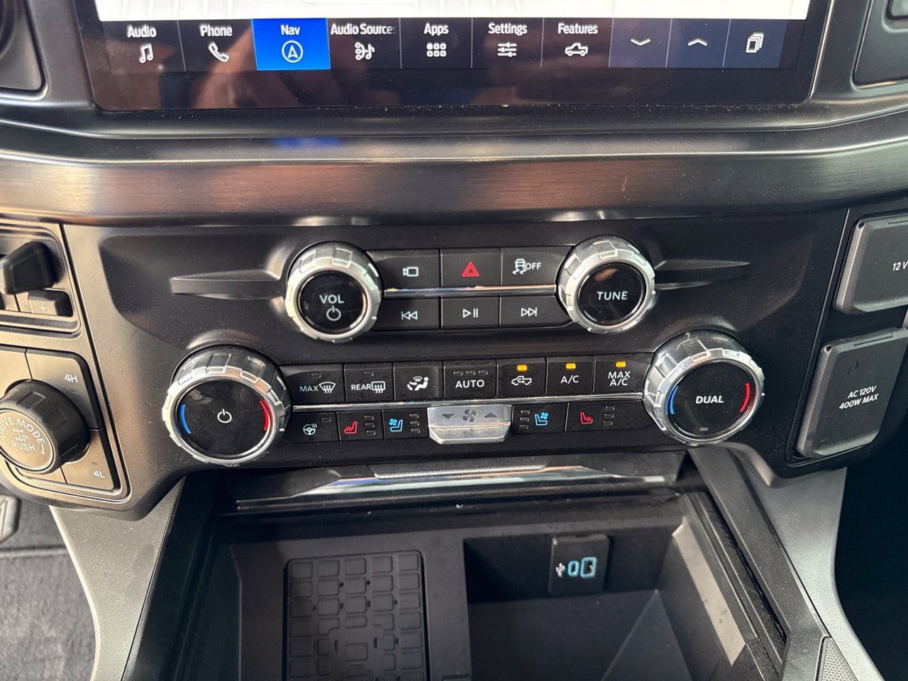 Used 2026 Ford F250 Lariat w/ Tremor Off-Road Package AWD/4WD image 24