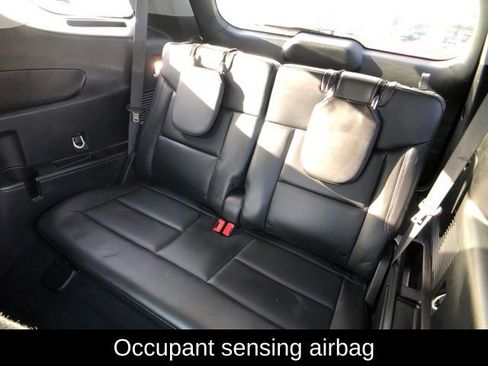 Used 2023 Ford Explorer XLT w/ Equipment Group 202A image 23