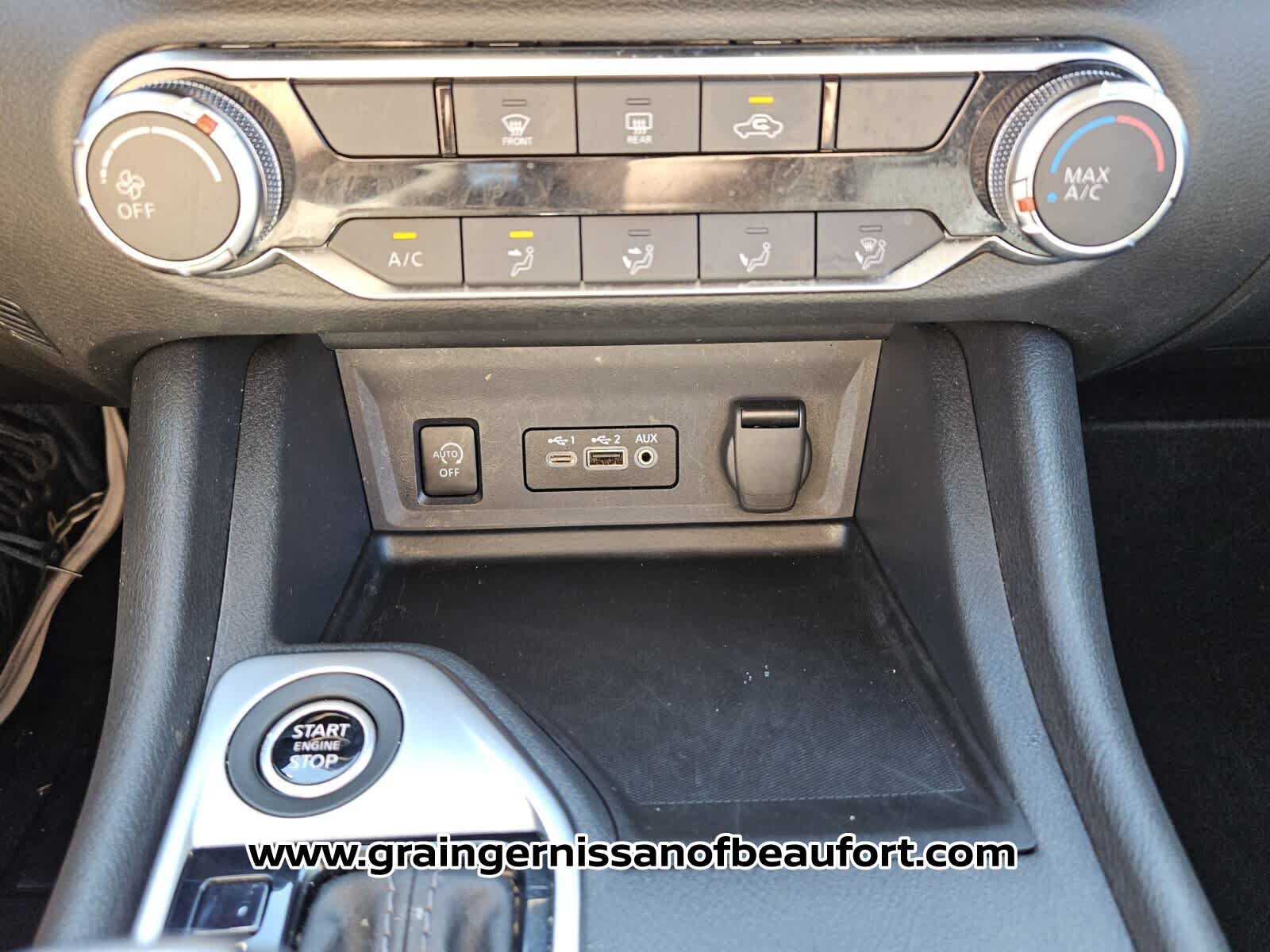 Used 2025 Nissan Sentra SV FWD image 10