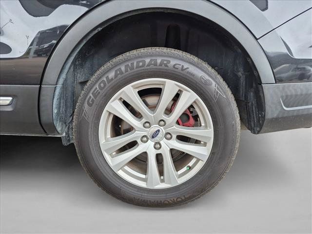 Used 2019 Ford Explorer XLT w/ Equipment Group 202A AWD/4WD image 14