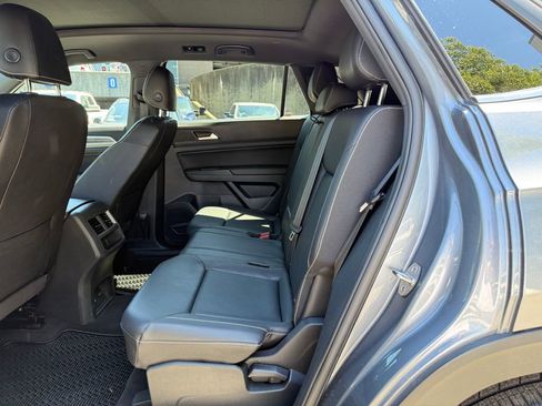 Used 2020 Volkswagen Atlas Cross Sport SE w/ Panoramic Sunroof Package AWD/4WD image 28