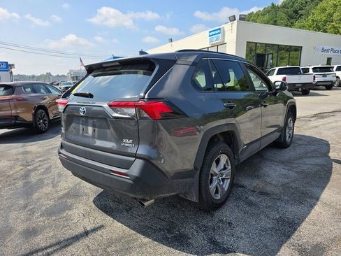 Used 2023 Toyota RAV4 XLE w/ Convenience Package image 7