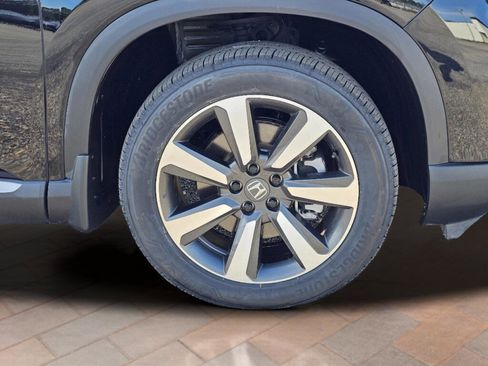 Certified 2024 Honda Pilot Touring image 6