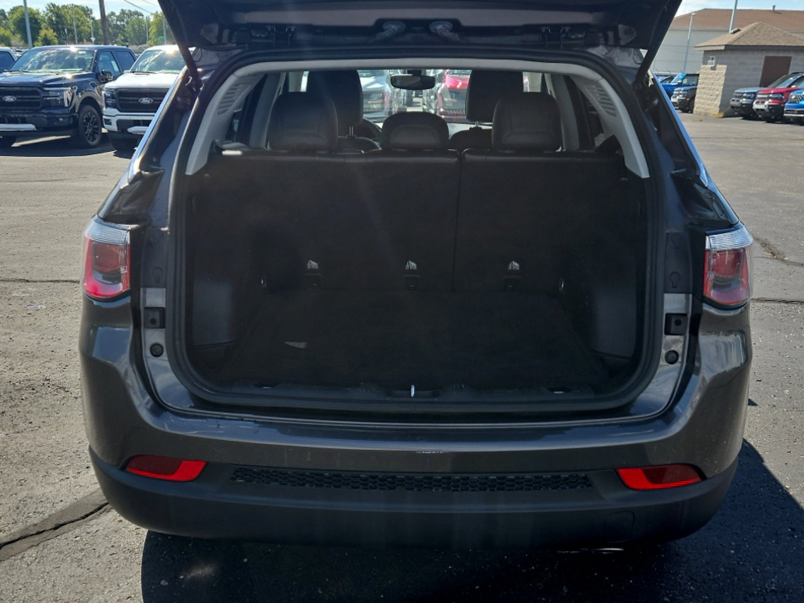 Used 2019 Jeep Compass Limited FWD image 23