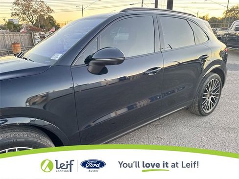 Used 2023 Porsche Cayenne image 35