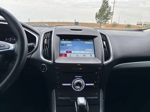 Used 2018 Ford Edge Titanium AWD/4WD image 18