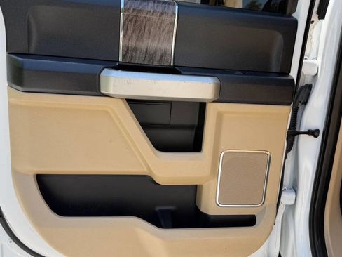 Used 2019 Ford F250 Lariat w/ Lariat Value Package AWD/4WD image 18