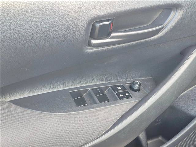 Used 2025 Toyota Corolla LE FWD image 11