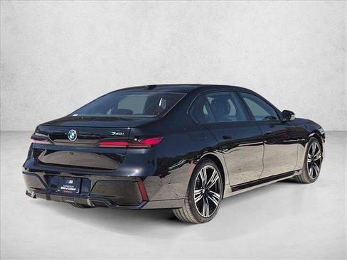 New 2026 BMW 740i RWD image 2