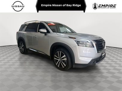 Used 2025 Nissan Pathfinder Platinum w/ Cargo Package
