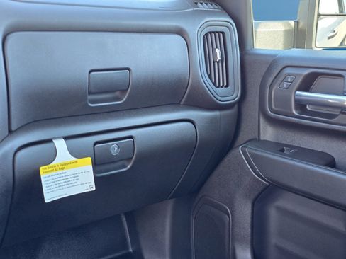 Used 2025 GMC Sierra 2500 Pro image 21