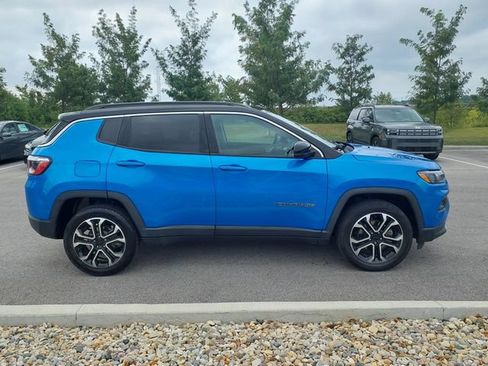 Used 2022 Jeep Compass Limited w/ Sun and Sound Group AWD/4WD image 4