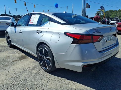 Used 2023 Nissan Altima 2.5 SR FWD image 4