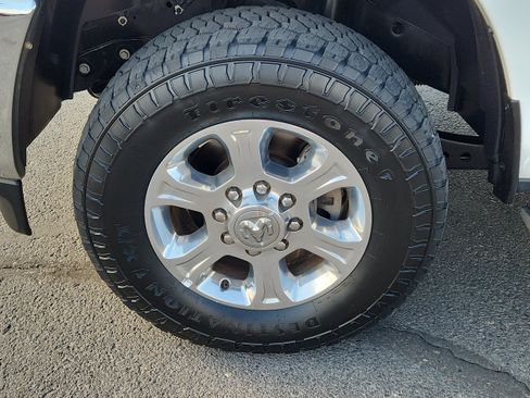 Used 2024 RAM 2500 Big Horn AWD/4WD image 7