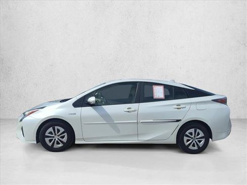Certified 2016 Toyota Prius Two FWD image 8