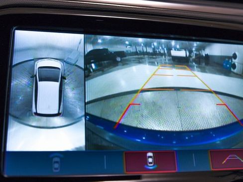 Used 2019 Chevrolet Bolt Premier w/ Infotainment Package image 20