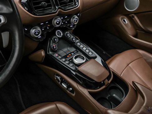 Used 2020 Aston Martin V8 Vantage Coupe RWD image 48