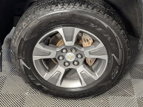 Used 2018 Chevrolet Colorado Z71 AWD/4WD image 8