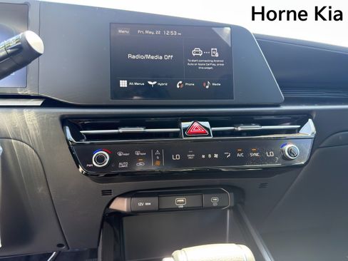 New 2026 Kia Niro LX FWD image 16