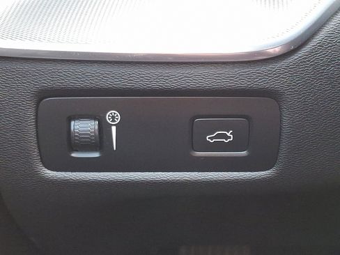 Used 2019 Volvo XC60 T5 Inscription w/ Protection Package Premier image 23