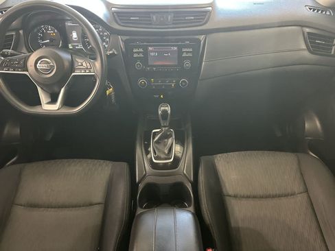 Used 2017 Nissan Rogue S w/ S Appearance Package FWD image 4