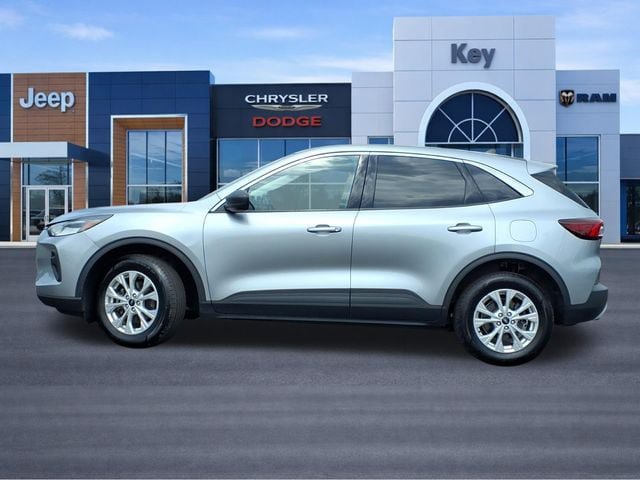 Used 2024 Ford Escape Active AWD/4WD image 2
