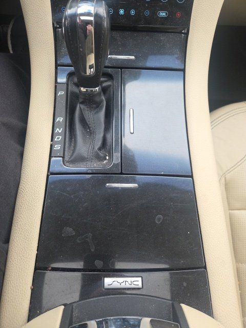 Used 2018 Ford Taurus Limited FWD image 32