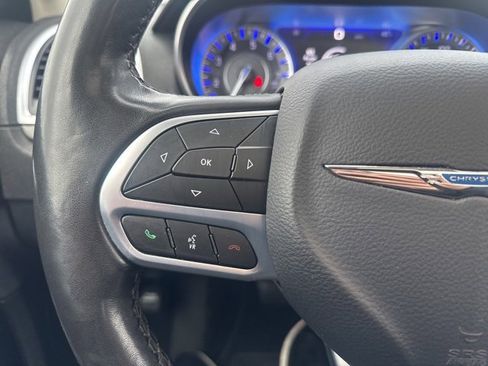 Used 2020 Chrysler 300 Limited image 24