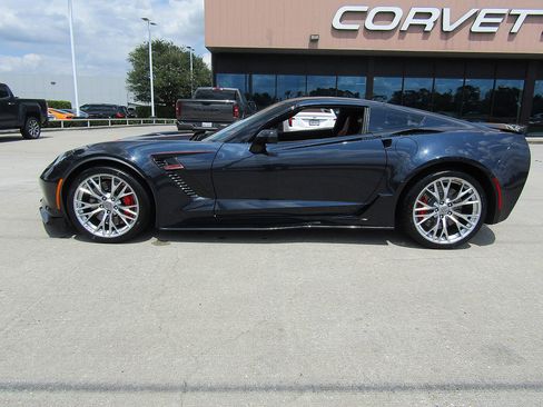 Used 2016 Chevrolet Corvette Z06 w/ 2LZ Preferred Equipment Group RWD image 8