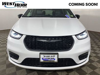 Used 2026 Chrysler Pacifica Select w/ S Appearance Package