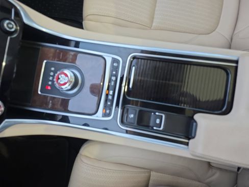 Used 2017 Jaguar XF Prestige RWD image 25
