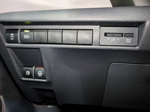 Used 2021 Toyota Sienna XLE w/ XLE Plus Package image 44