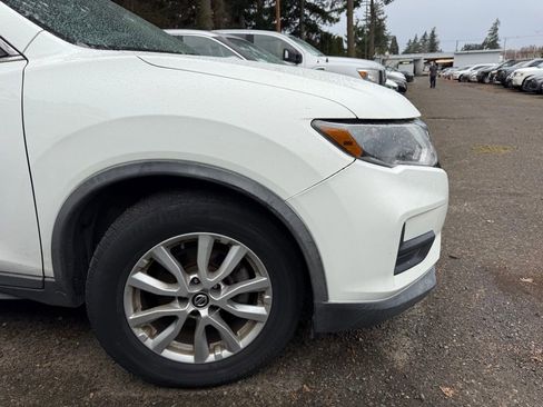 Used 2020 Nissan Rogue SV image 4