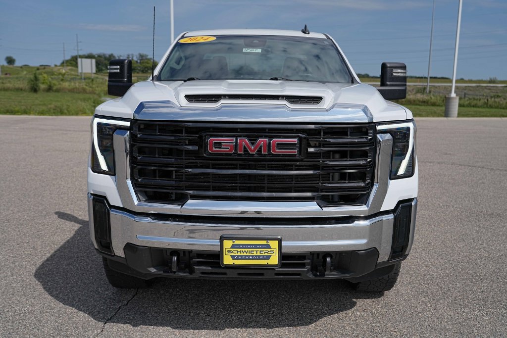 Used 2024 GMC Sierra 2500 Pro w/ Convenience Package AWD/4WD image 2