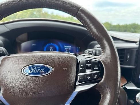 Used 2021 Ford Explorer King Ranch w/ Premium Technology Package AWD/4WD image 16