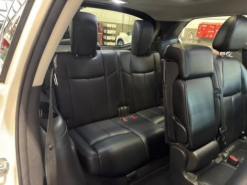 Used 2018 Nissan Pathfinder Platinum w/ Cargo Package AWD/4WD image 18