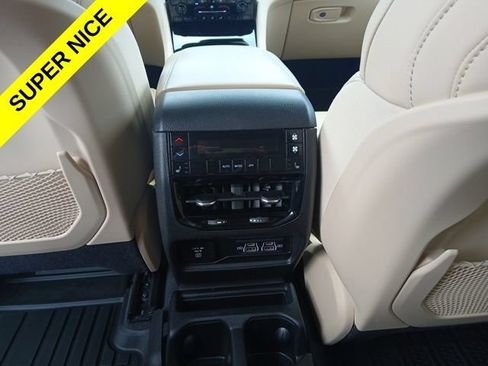 Certified 2021 Jeep Grand Cherokee L Limited w/ Luxury Tech Group II AWD/4WD image 15