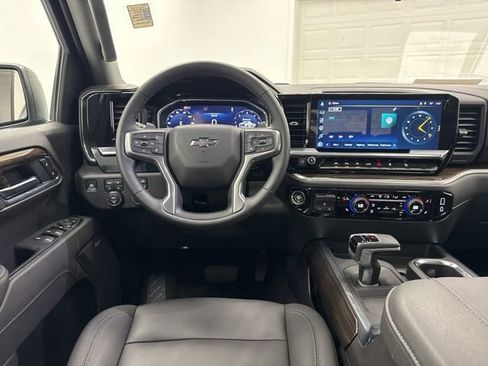 Used 2026 Chevrolet Silverado 1500 LT Trail Boss w/ LT Trail Boss Premium Package AWD/4WD image 26