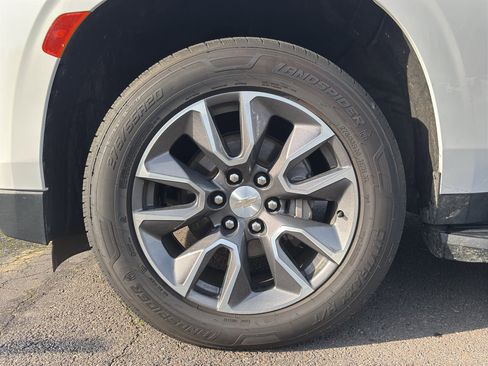 Used 2023 Chevrolet Tahoe LT w/ Luxury Package image 5