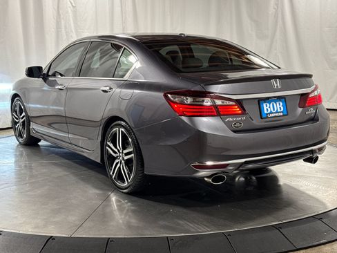 Used 2016 Honda Accord Touring image 9