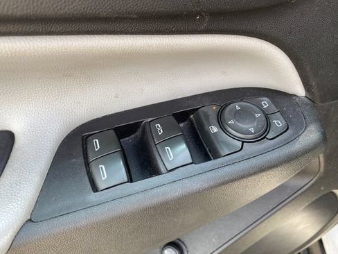 Used 2018 Chevrolet Equinox LT FWD image 8