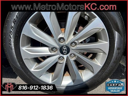 Used 2014 Hyundai Sonata Limited w/ Technology Package 05 FWD image 13