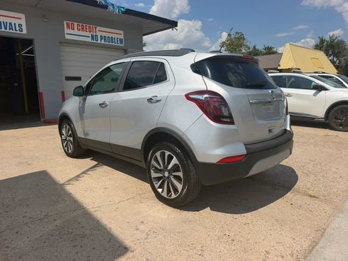 Used 2021 Buick Encore Preferred FWD image 5