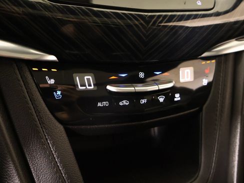 Used 2025 Cadillac XT6 Premium Luxury w/ Technology Package FWD image 7