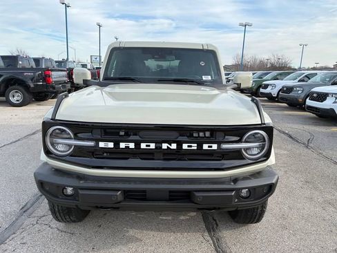 New 2025 Ford Bronco Outer Banks AWD/4WD image 10
