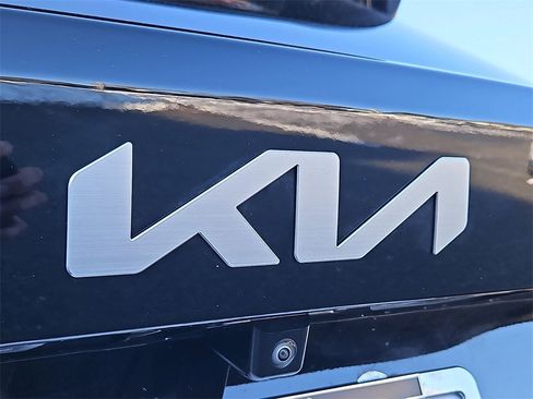 Certified 2025 Kia Sorento EX w/ Panoramic Sunroof Package image 34