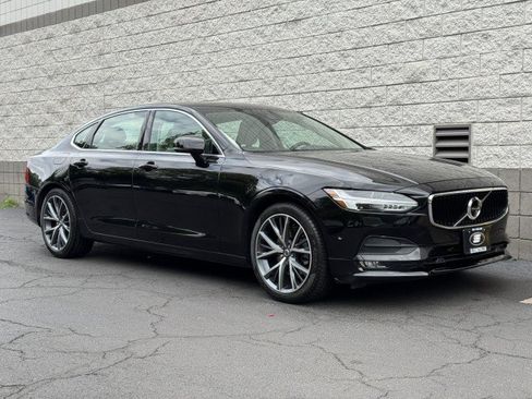 Used 2018 Volvo S90 T5 Momentum w/ Convenience Package AWD/4WD image 17