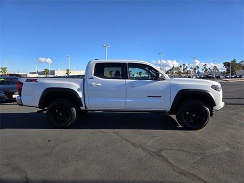 Certified 2023 Toyota Tacoma SR5 image 3