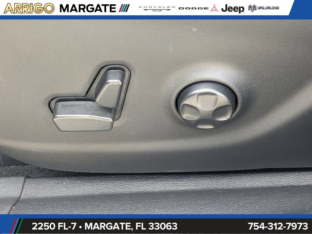 Used 2021 Jeep Cherokee Latitude Lux AWD/4WD image 21